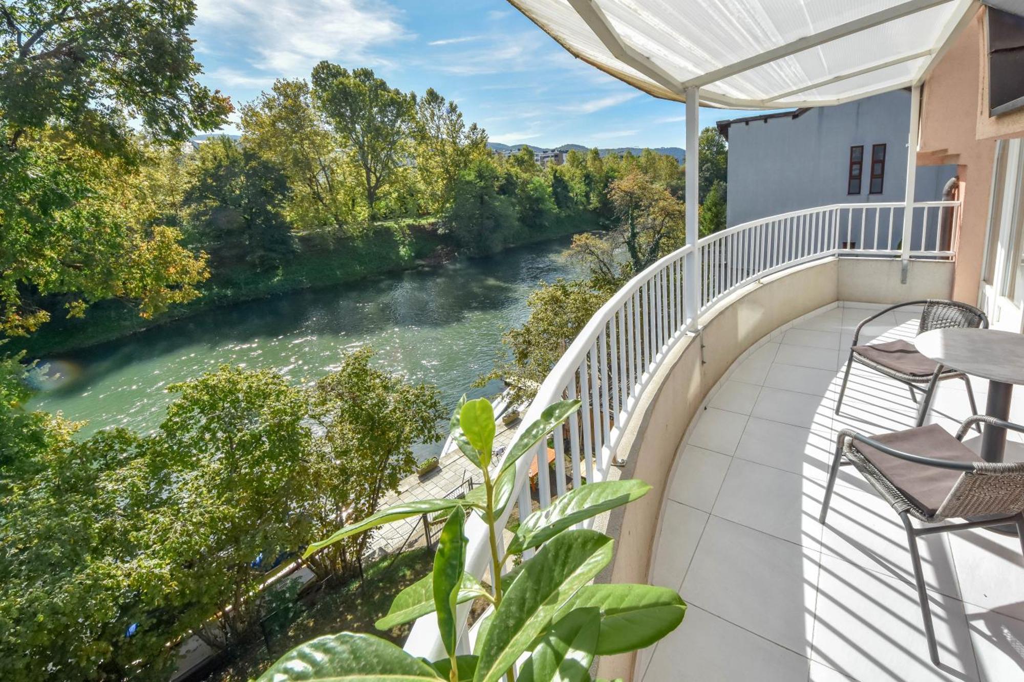 Apartment Riverfront Banja Luka Exterior photo